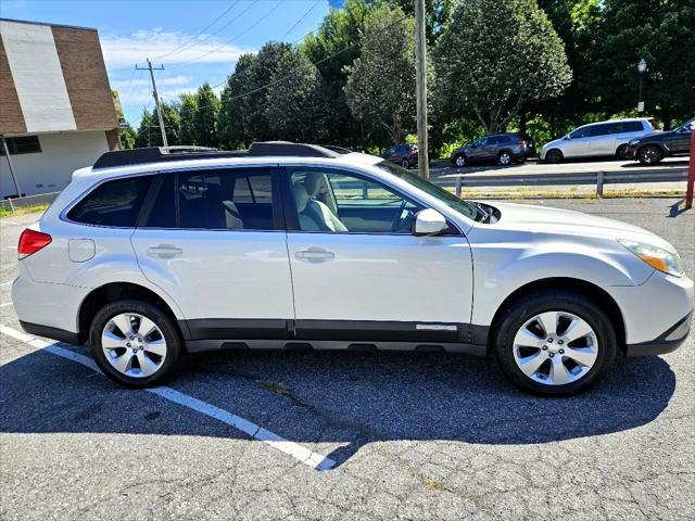Photo of 2011 Satin White Pearl Subaru Outback