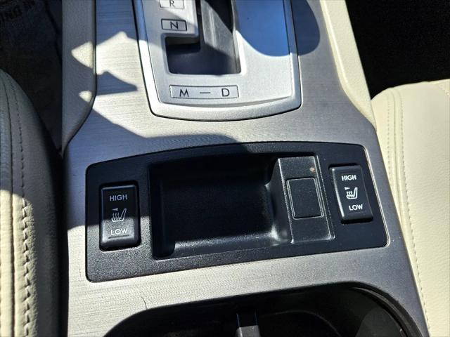 Photo of 2011 Satin White Pearl Subaru Outback