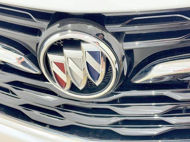 Photo of 2021 White Buick Encore GX