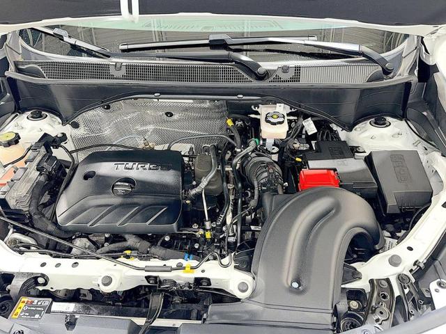 Photo of 2021 White Buick Encore GX