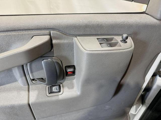 Photo of 2022 White Chevrolet Express 2500