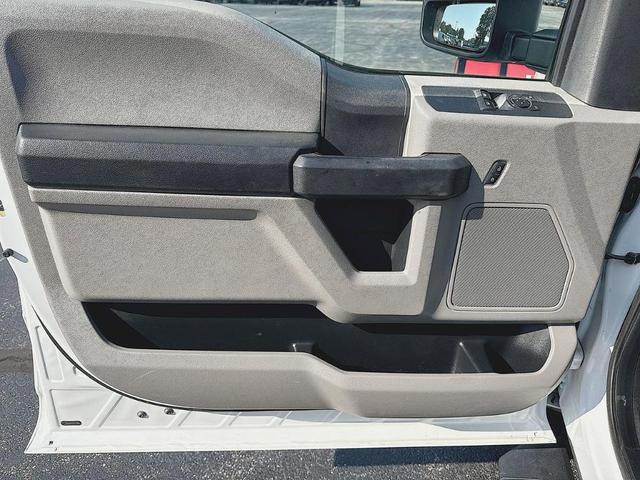 Photo of 2017 White Ford F-250