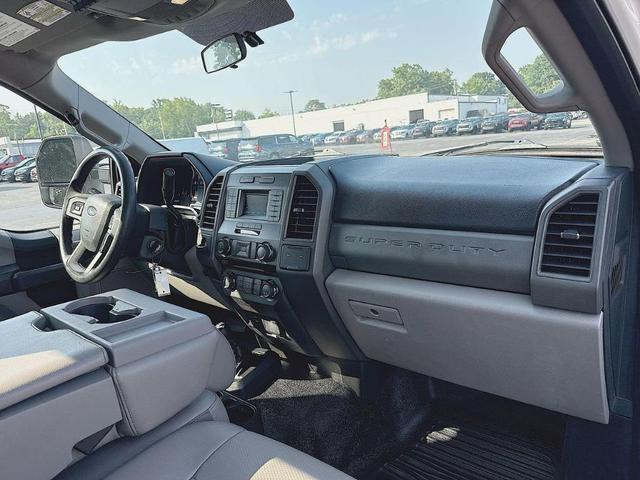 Photo of 2017 White Ford F-250