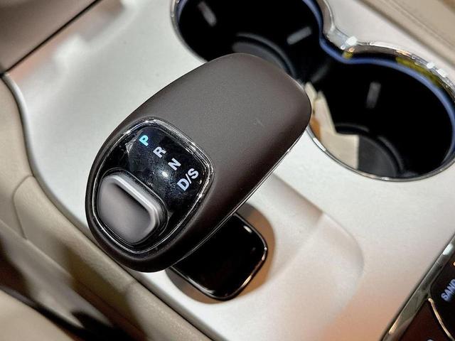 Photo of 2015 Tan Jeep Grand Cherokee