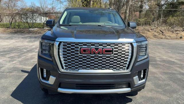 Photo of 2022 Green GMC Yukon