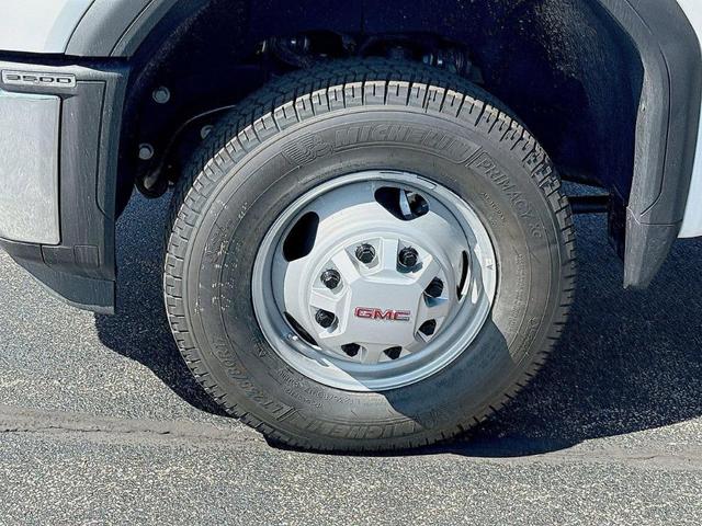 Photo of 2025 White GMC Sierra 3500