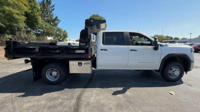 Photo of 2025 White GMC Sierra 3500