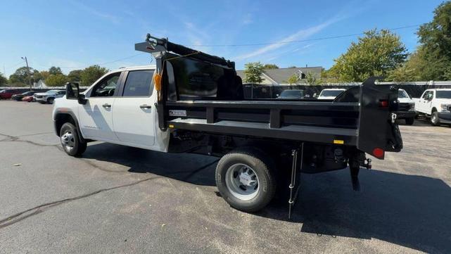 Photo of 2025 White GMC Sierra 3500