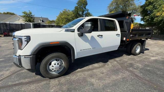 Photo of 2025 White GMC Sierra 3500