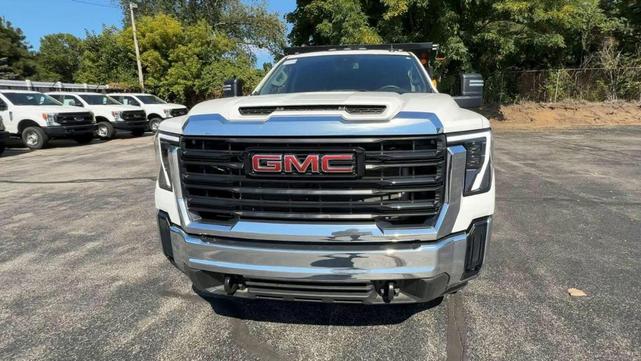 Photo of 2025 White GMC Sierra 3500