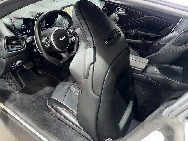 Photo of 2019 Stratus White Aston Martin Vantage