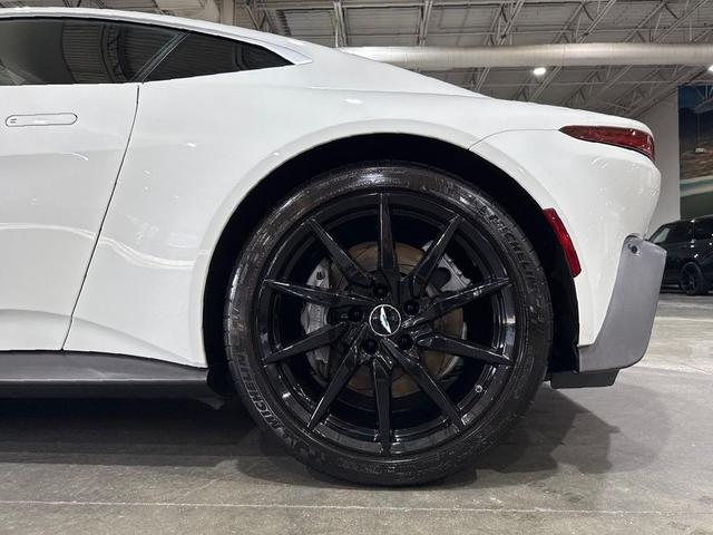 Photo of 2019 Stratus White Aston Martin Vantage