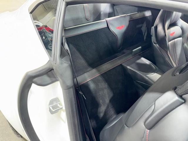 Photo of 2019 Stratus White Aston Martin Vantage