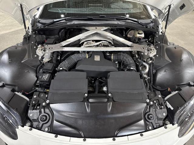 Photo of 2019 Stratus White Aston Martin Vantage