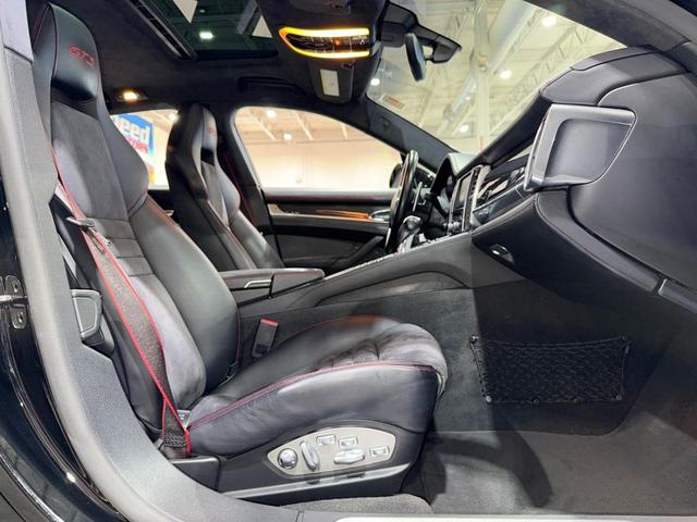 Photo of 2015 Carmine Red Porsche Panamera