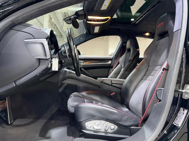 Photo of 2015 Carmine Red Porsche Panamera