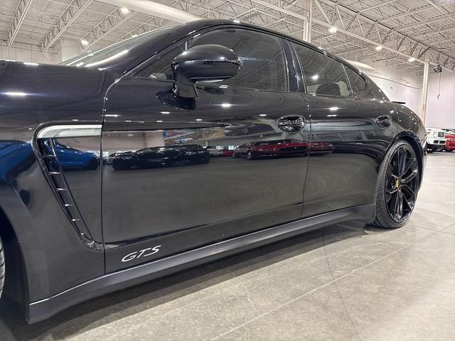Photo of 2015 Carmine Red Porsche Panamera