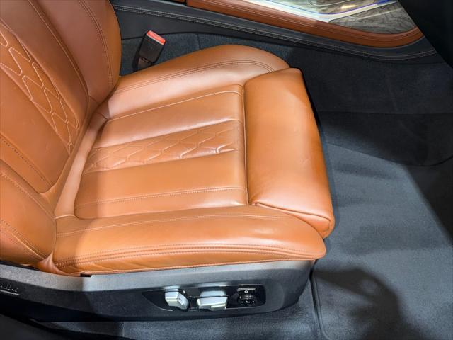 Photo of 2019 Arctic Gray Metallic BMW X7