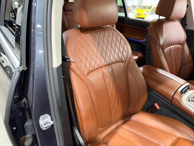 Photo of 2019 Arctic Gray Metallic BMW X7