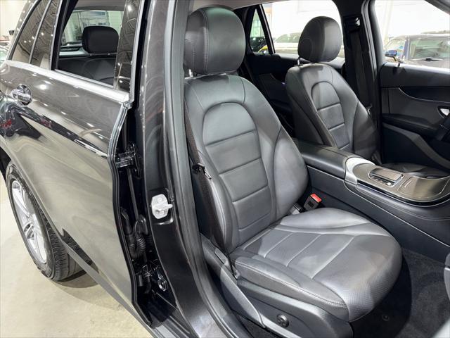Photo of 2021 Graphite Grey Metallic Mercedes-Benz GLC 300