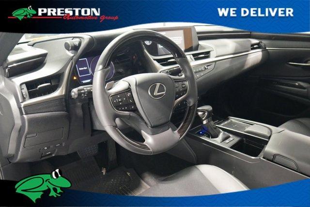 Photo of 2021 Light Green Lexus ES 300h