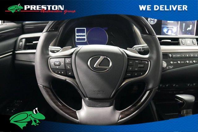 Photo of 2021 Light Green Lexus ES 300h