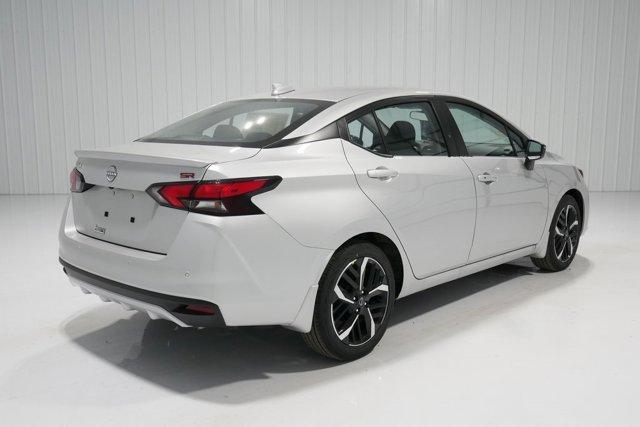 Photo of 2025 Brilliant Silver Metallic Nissan Versa