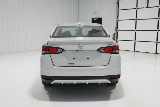 Photo of 2025 Brilliant Silver Metallic Nissan Versa