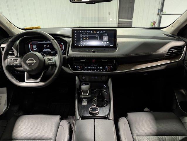 Photo of 2024 Boulder Gray Metallic Nissan Rogue