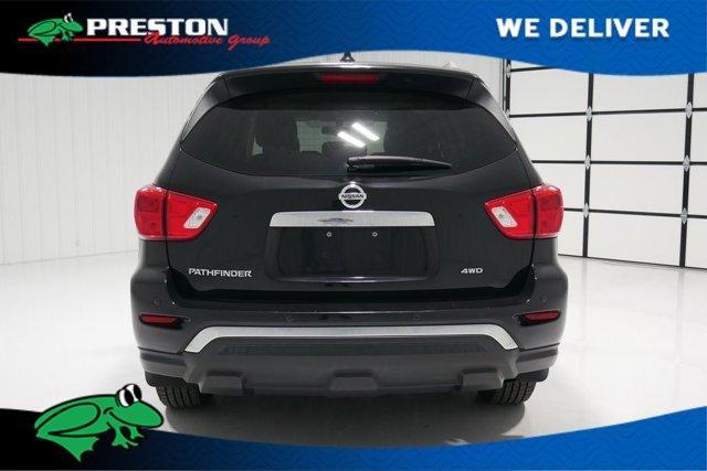 Photo of 2019 Magnetic Black Nissan Pathfinder