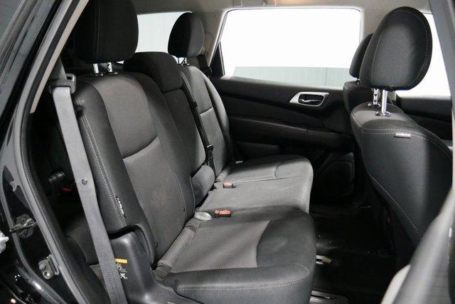 Photo of 2019 Magnetic Black Nissan Pathfinder