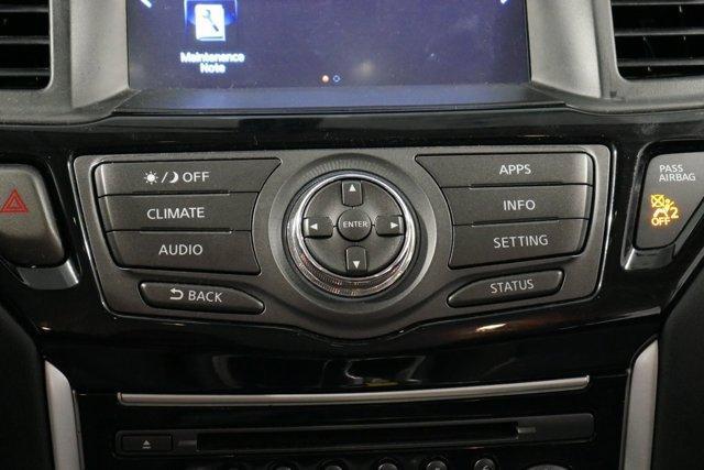 Photo of 2019 Magnetic Black Nissan Pathfinder