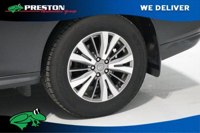 Photo of 2019 Magnetic Black Nissan Pathfinder