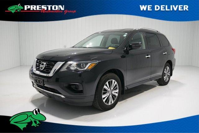 Photo of 2019 Magnetic Black Nissan Pathfinder