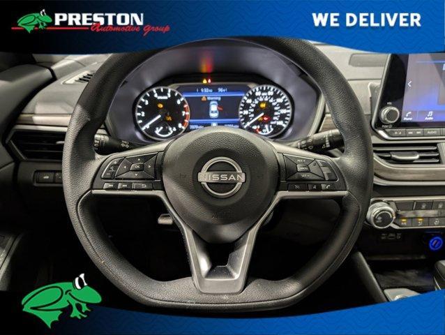 Photo of 2024 White Nissan Altima