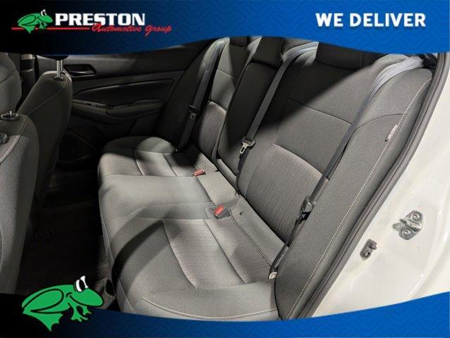 Photo of 2024 White Nissan Altima
