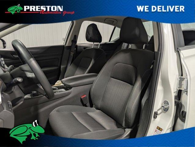 Photo of 2024 White Nissan Altima