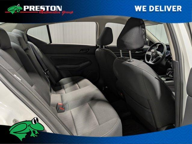 Photo of 2024 White Nissan Altima