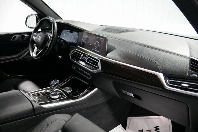 Photo of 2020 Black Sapphire Metallic BMW X5