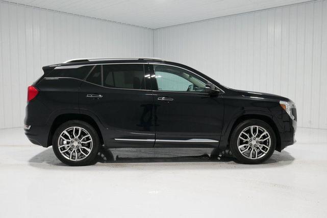 Photo of 2022 Ebony Twilight Metallic GMC Terrain
