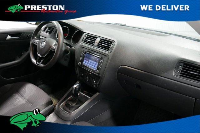 Photo of 2015 Black Volkswagen Jetta