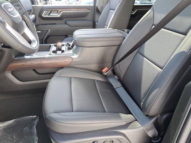 Photo of 2025 Onyx Black GMC Sierra 2500