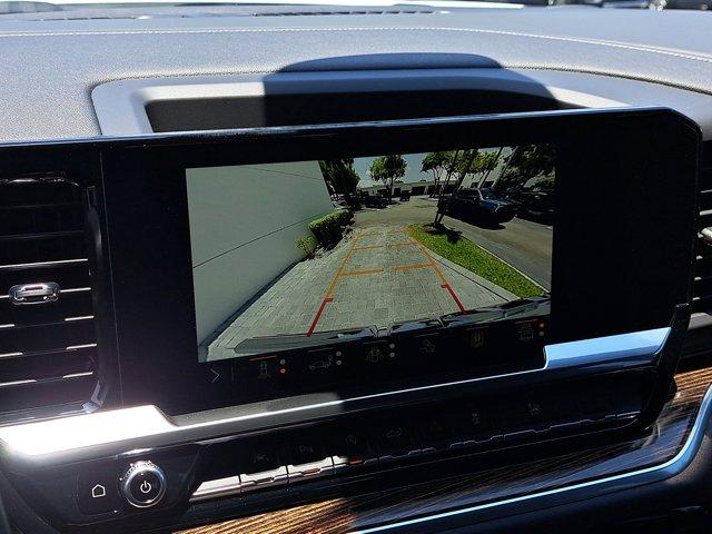 Photo of 2025 Summit White GMC Sierra 1500