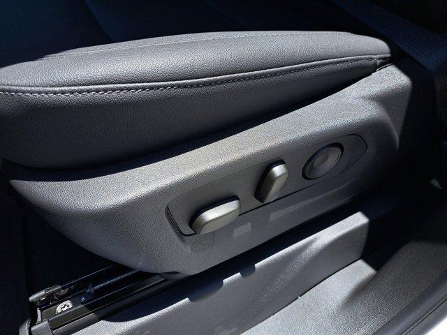 Photo of 2025 Summit White GMC Sierra 1500