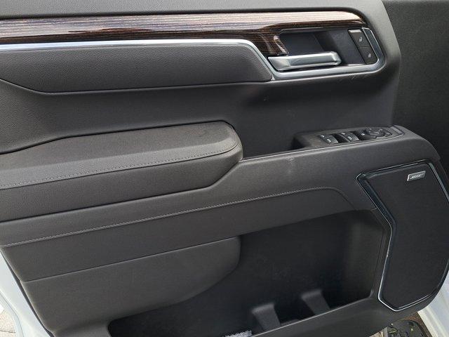 Photo of 2025 Summit White GMC Sierra 1500