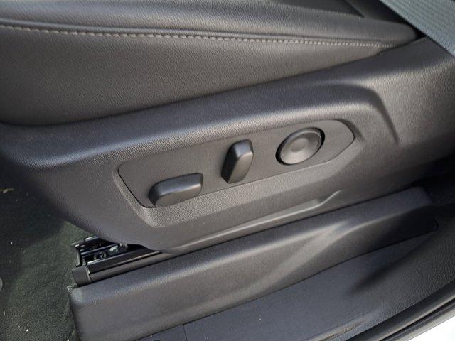 Photo of 2025 Summit White GMC Sierra 1500
