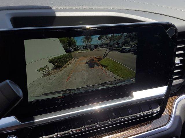 Photo of 2025 Summit White GMC Sierra 1500