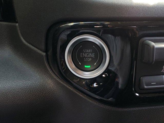 Photo of 2025 Summit White GMC Sierra 1500