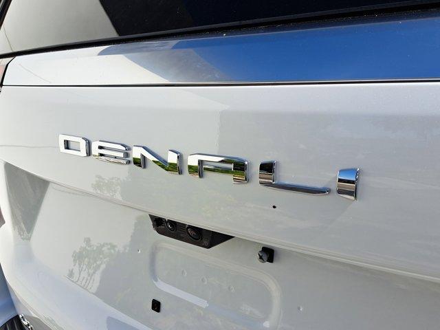 Photo of 2025 White Frost Tricoat GMC Yukon