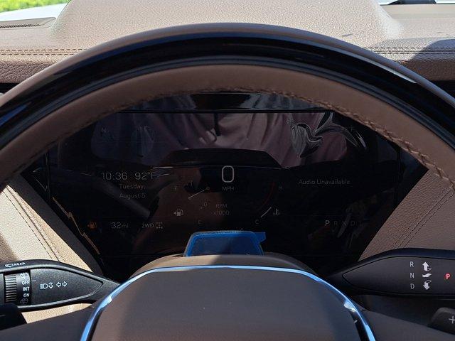 Photo of 2025 White Frost Tricoat GMC Yukon